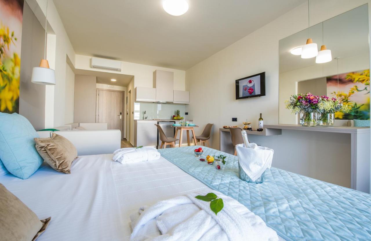Incognito Creta Luxury Suites And More Kolimvarion Bagian luar foto